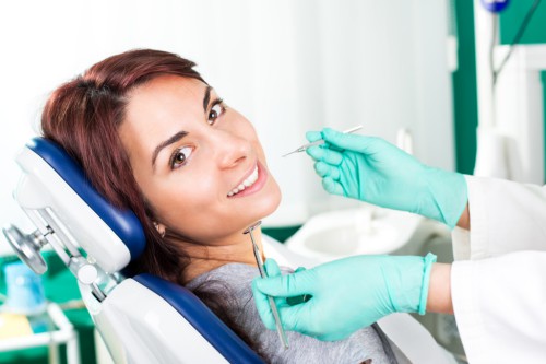 Tìm hiểu phương pháp nhổ răng hàm không đau 2
